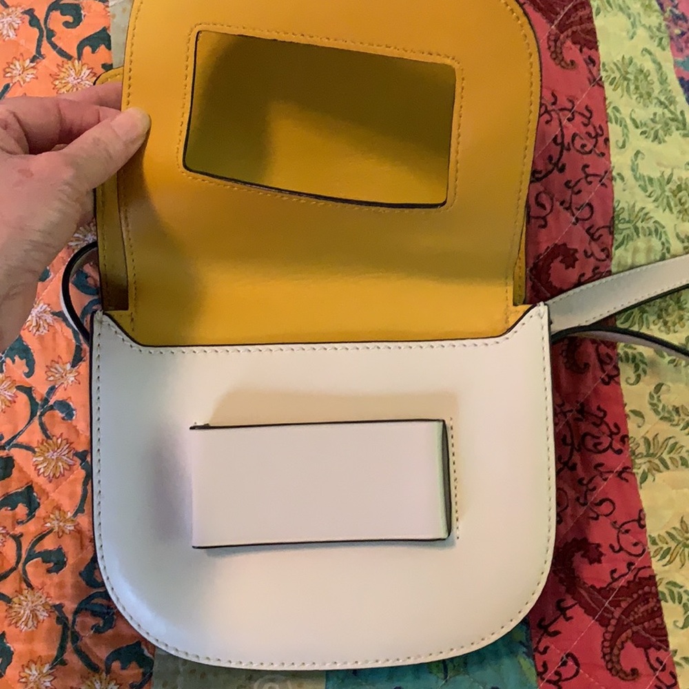 Modern Tory Burch purse - Picture 8 of 8
